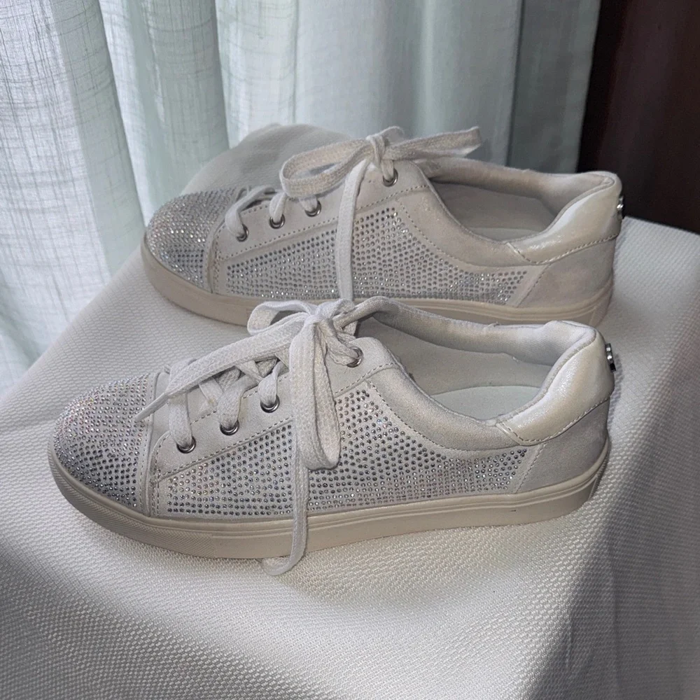 Material Girl Melanie Women 8M White Silver Rhinestone Embellished Sneaker Shoes